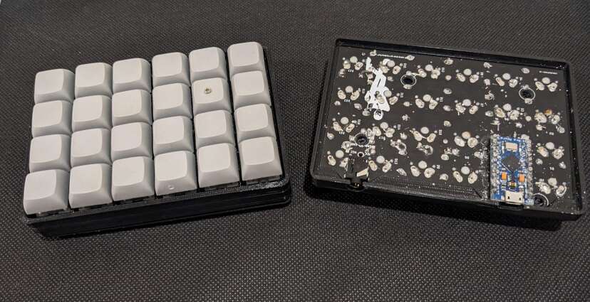 Picture of the let's split keyboard